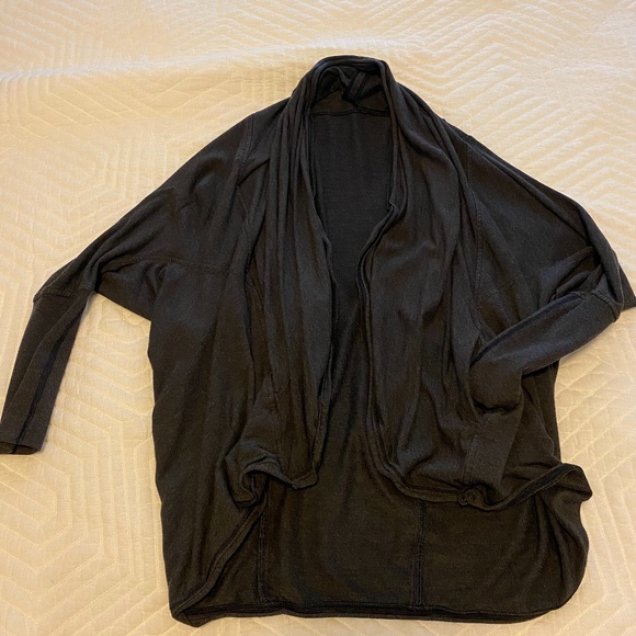 To & Flow Wrap - Picture 7 of 9